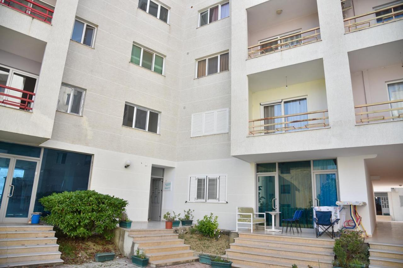 Flowers Apartments Golem  Dış mekan fotoğraf